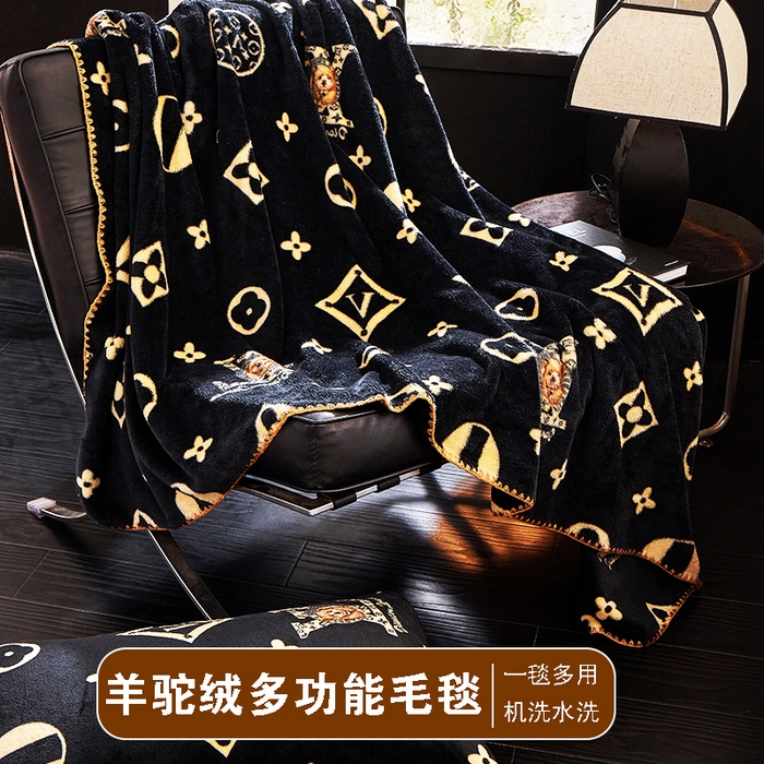 yyds網供 2025新款羊駝絨街頭風潮牌貝殼邊三角針包邊蓋毯小眾設計法蘭絨毛毯午睡辦公室小毯子全尺寸 （拿貨請推單到YYDS網供倉庫） L暗夜熊