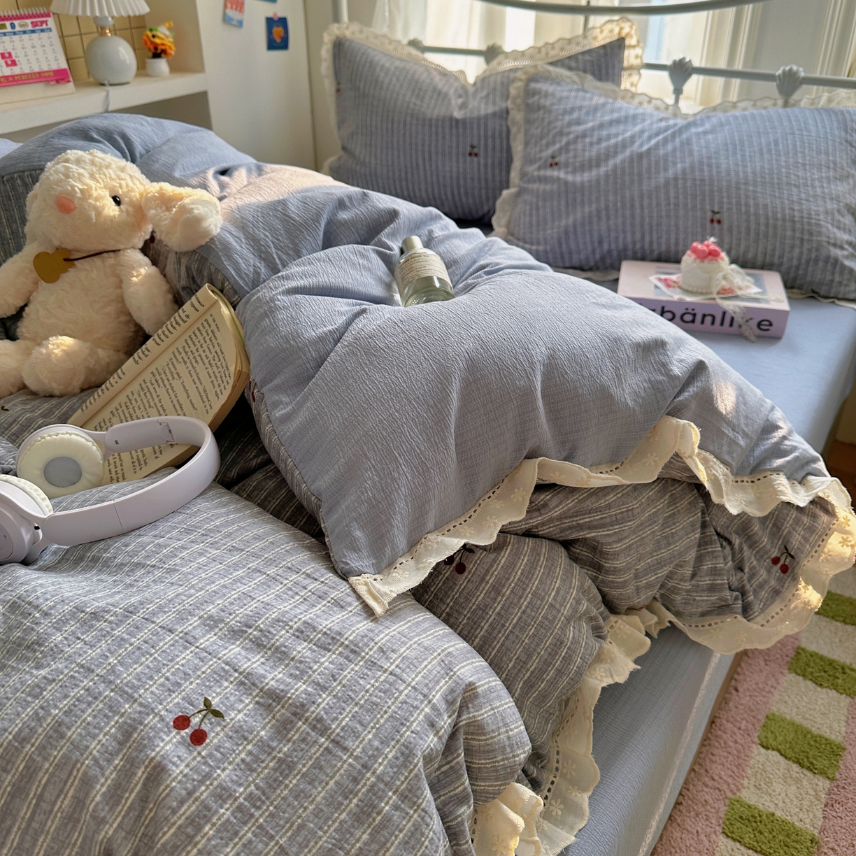 91家纺网 家纺一手货源 找家纺 乐沐家纺 2025新款云感皱皱双层纱全棉镂空花边四件套 素瑾