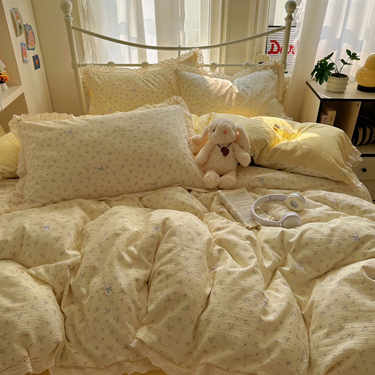 91家纺网 家纺一手货源 找家纺 乐沐家纺 2025新款云感皱皱双层纱全棉镂空花边四件套 春日兔语