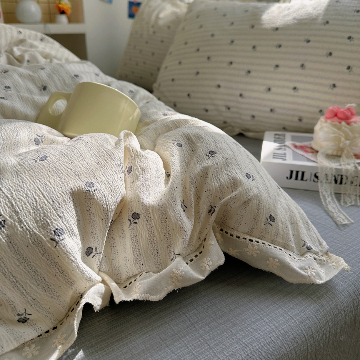 91家纺网 家纺一手货源 找家纺 乐沐家纺 2025新款云感皱皱双层纱全棉镂空花边四件套 织梦