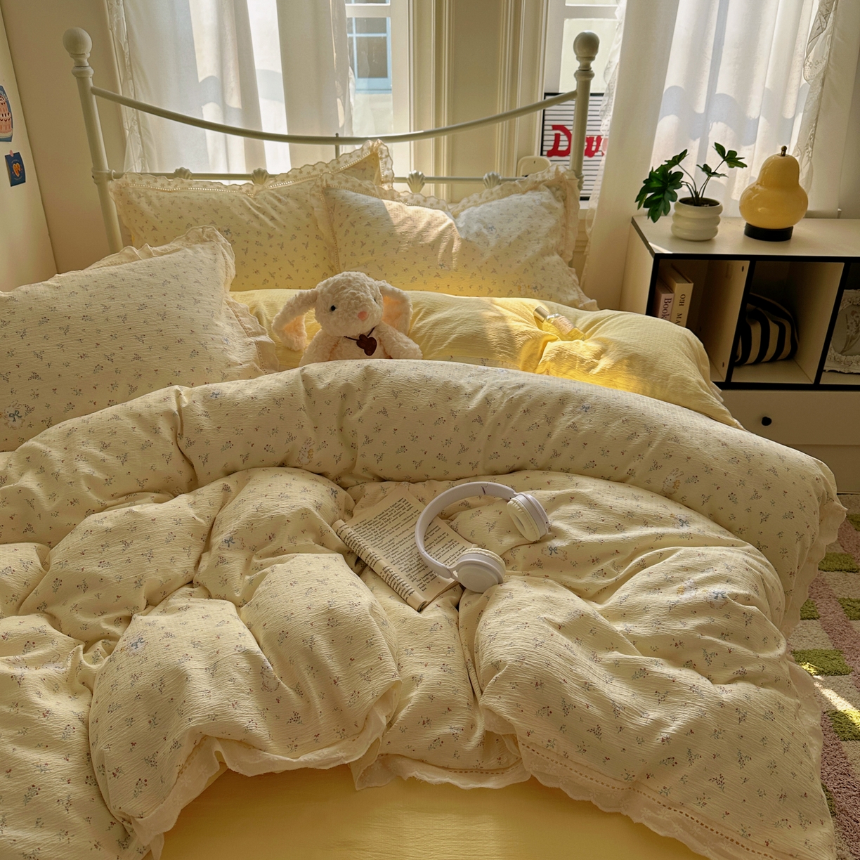 91家纺网 家纺一手货源 找家纺 乐沐家纺 2025新款云感皱皱双层纱全棉镂空花边四件套 春日兔语