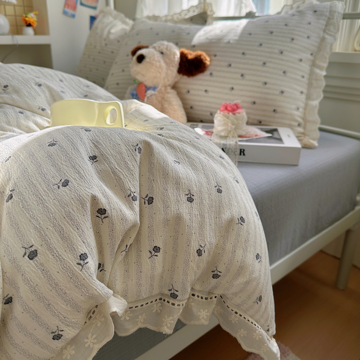 91家纺网 家纺一手货源 找家纺 乐沐家纺 2025新款云感皱皱双层纱全棉镂空花边四件套 织梦