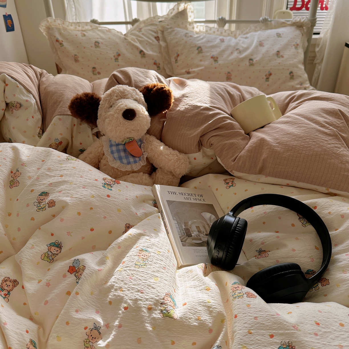 91家纺网 家纺一手货源 找家纺 乐沐家纺 2025新款云感皱皱双层纱全棉镂空花边四件套 甜梦狗狗