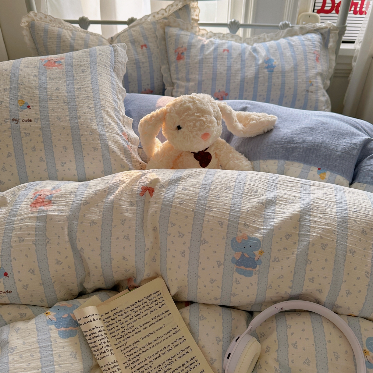 91家纺网 家纺一手货源 找家纺 乐沐家纺 2025新款云感皱皱双层纱全棉镂空花边四件套 泡芙小象