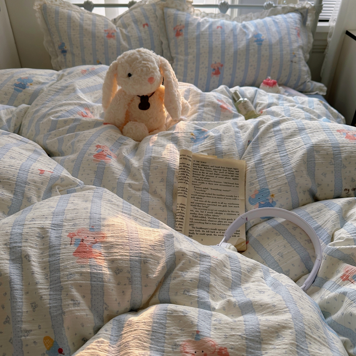 91家纺网 家纺一手货源 找家纺 乐沐家纺 2025新款云感皱皱双层纱全棉镂空花边四件套 泡芙小象