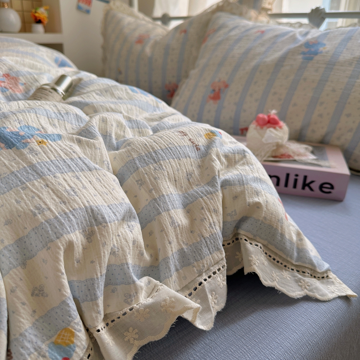 91家纺网 家纺一手货源 找家纺 乐沐家纺 2025新款云感皱皱双层纱全棉镂空花边四件套 泡芙小象