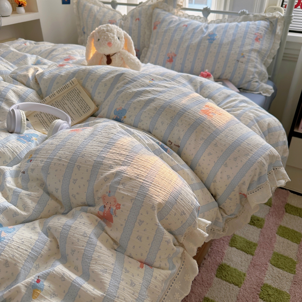 91家纺网 家纺一手货源 找家纺 乐沐家纺 2025新款云感皱皱双层纱全棉镂空花边四件套 泡芙小象