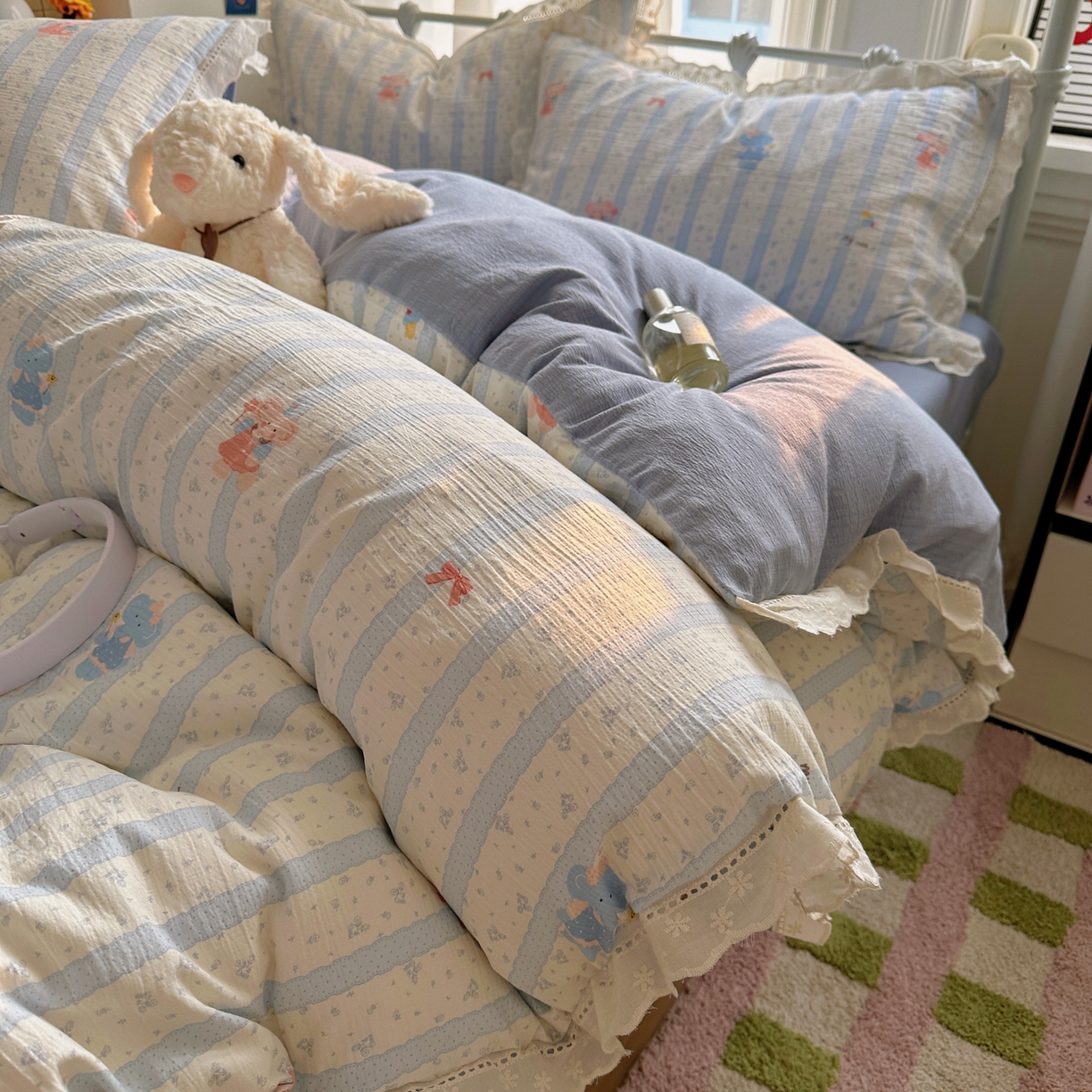 91家纺网 家纺一手货源 找家纺 乐沐家纺 2025新款云感皱皱双层纱全棉镂空花边四件套 泡芙小象