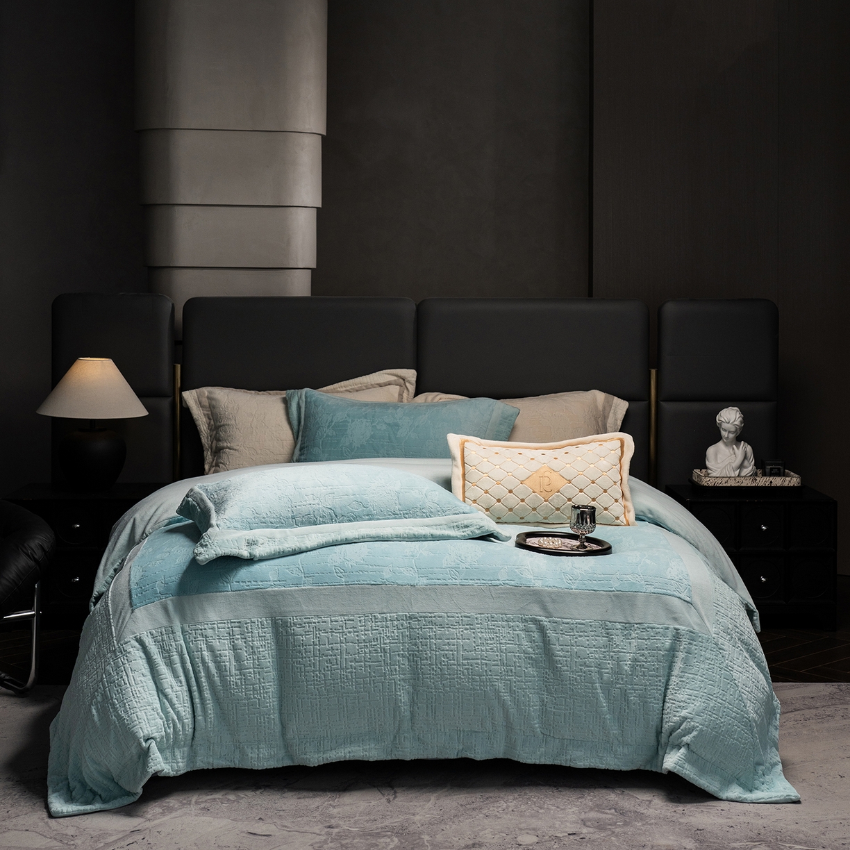 91家纺网 家纺一手货源 找家纺 （总）蓝梦 2025新款全消光雕花牛奶绒四件套-夕雾玫瑰