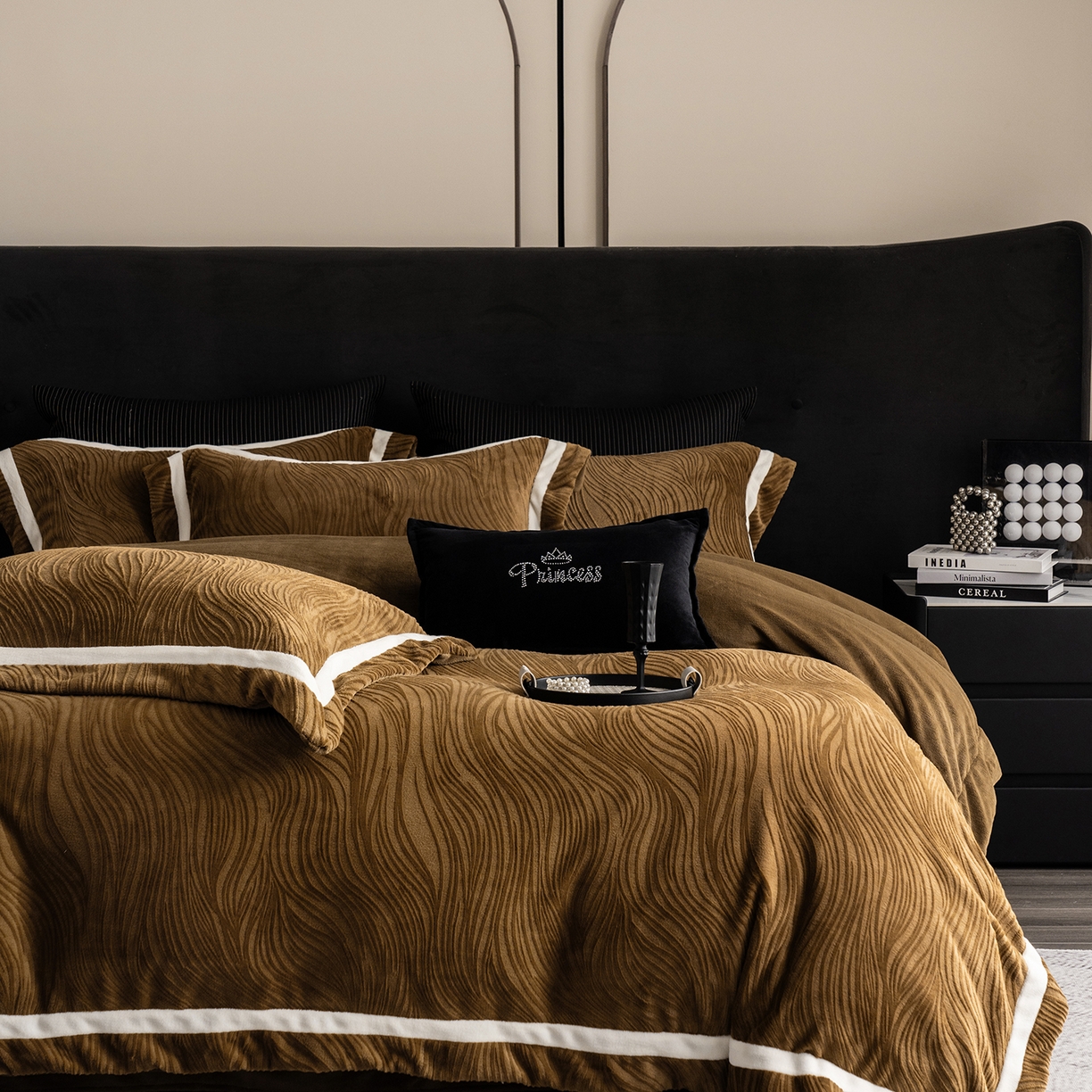 91家纺网 家纺一手货源 找家纺 （总）蓝梦 2025新款全消光雕花牛奶绒系列-波流