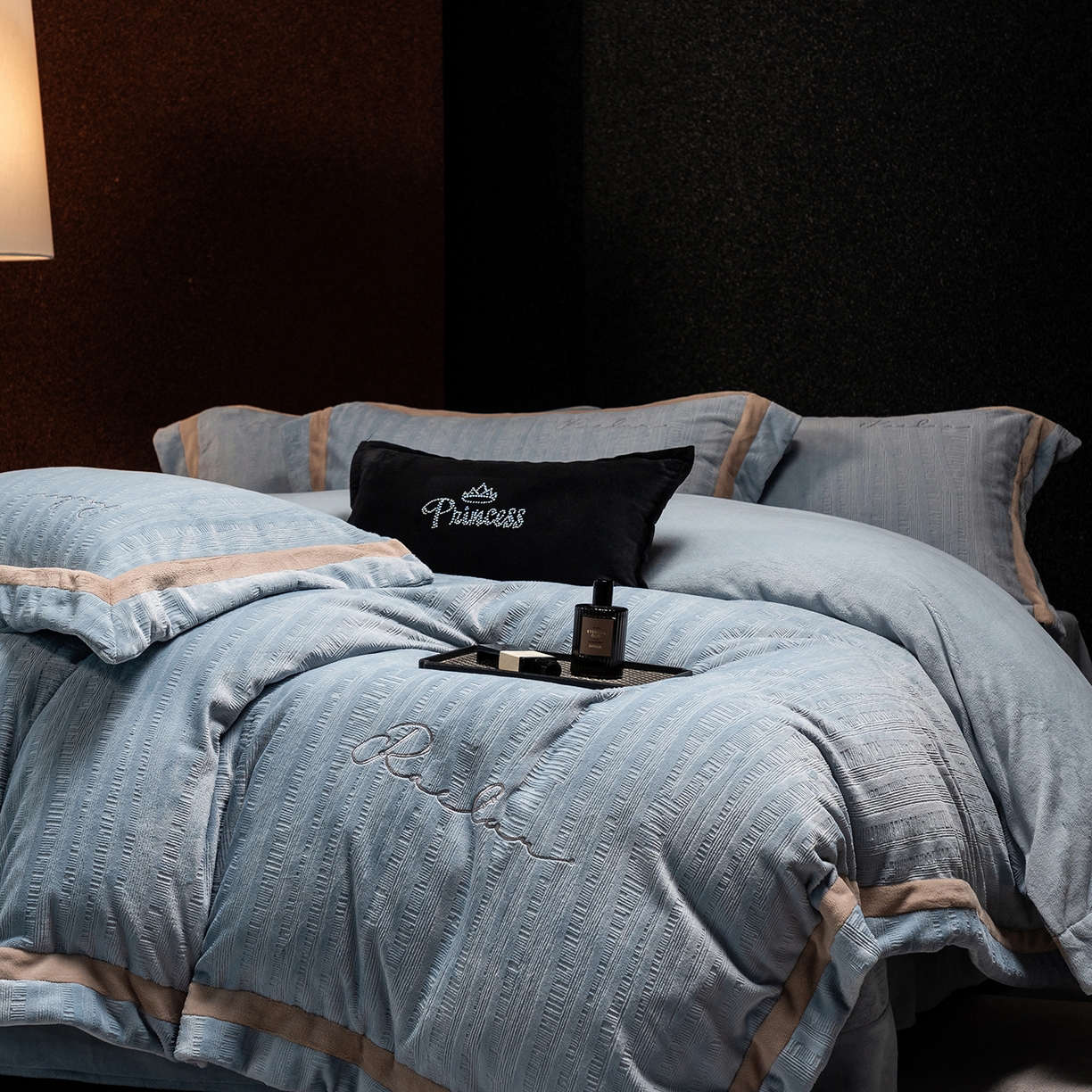 91家纺网 家纺一手货源 找家纺 （总）蓝梦 2025新款全消光雕花牛奶绒系列-纹屿