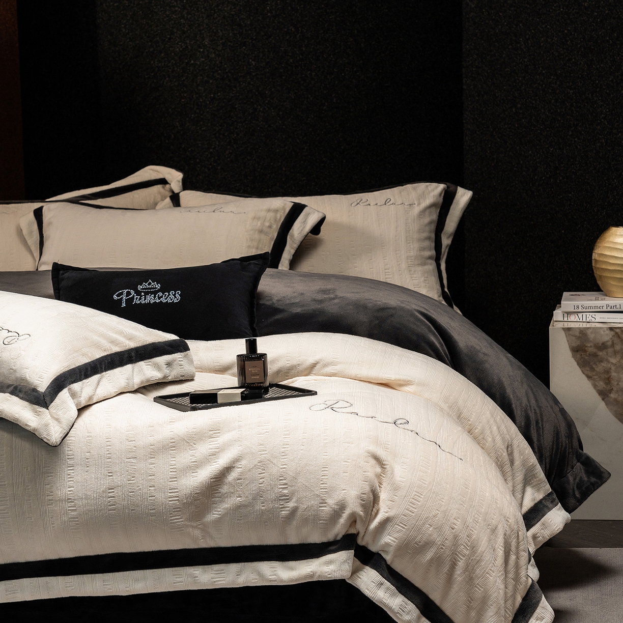 91家纺网 家纺一手货源 找家纺 蓝梦 2025新款全消光雕花牛奶绒系列-纹屿 纹屿-奶白