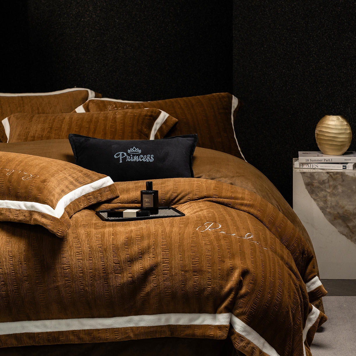 91家纺网 家纺一手货源 找家纺 蓝梦 2025新款全消光雕花牛奶绒系列-纹屿 纹屿-古铜咖