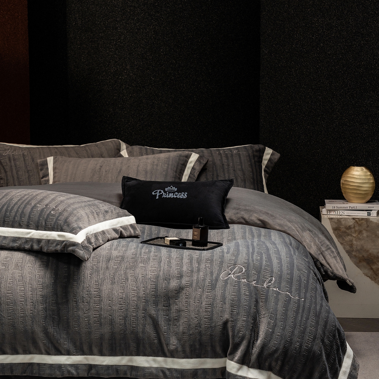 91家纺网 家纺一手货源 找家纺 蓝梦 2025新款全消光雕花牛奶绒系列-纹屿 纹屿-钛灰