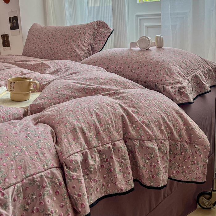 91家纺网 家纺一手货源 找家纺 （总）斯卡诺家纺 2025秋冬法式花边古法水洗棉云感棉床盖四件套花边被套床单款