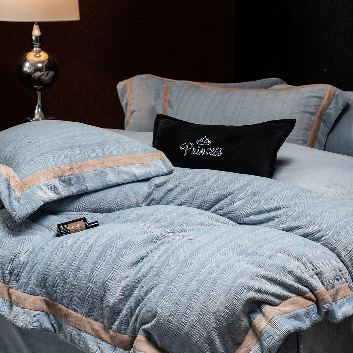 91家纺网 家纺一手货源 找家纺 蓝梦 2025新款全消光雕花牛奶绒系列-纹屿 纹屿-甘蓝