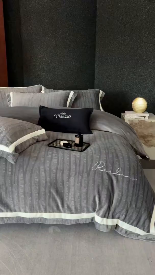 91家纺网 家纺一手货源 找家纺 蓝梦 2025新款全消光雕花牛奶绒系列-纹屿 纹屿-钛灰