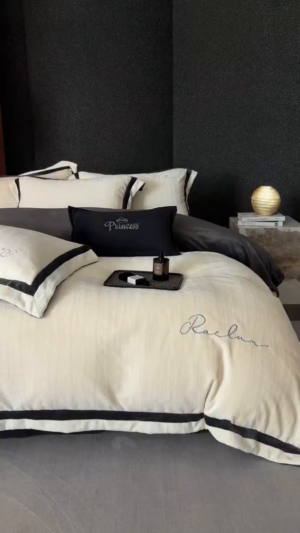 91家纺网 家纺一手货源 找家纺 蓝梦 2025新款全消光雕花牛奶绒系列-纹屿 纹屿-奶白