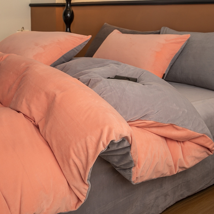 91家纺网 家纺一手货源 找家纺 蓝梦 2025新款A类加厚保暖纯色双拼婴儿绒宝宝绒四件套 婴儿粉+时尚灰