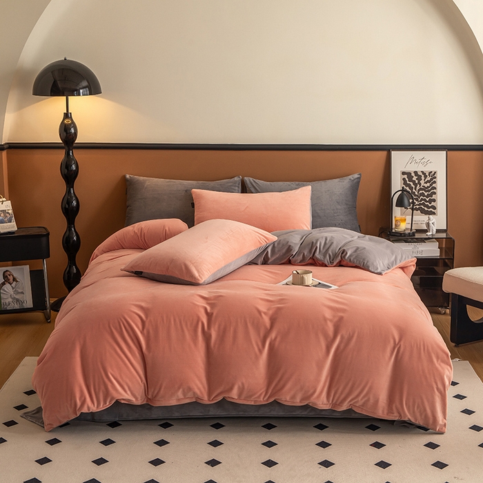 91家纺网 家纺一手货源 找家纺 蓝梦 2025新款A类加厚保暖纯色双拼婴儿绒宝宝绒四件套 婴儿粉+时尚灰