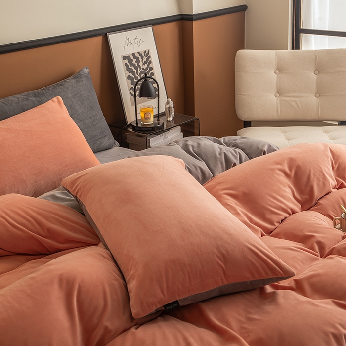 91家纺网 家纺一手货源 找家纺 蓝梦 2025新款A类加厚保暖纯色双拼婴儿绒宝宝绒四件套 婴儿粉+时尚灰