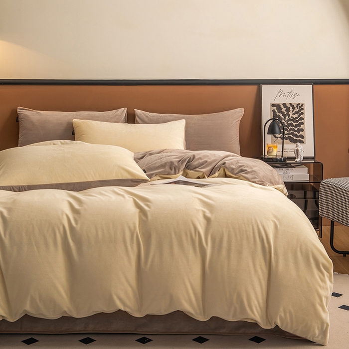 91家纺网 家纺一手货源 找家纺 蓝梦 2025新款A类加厚保暖纯色双拼婴儿绒宝宝绒四件套 奶黄+奶咖