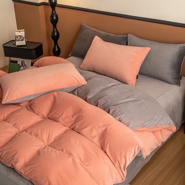 91家纺网 家纺一手货源 找家纺 蓝梦 2025新款A类加厚保暖纯色双拼婴儿绒宝宝绒四件套 婴儿粉+时尚灰