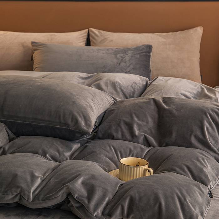 91家纺网 家纺一手货源 找家纺 蓝梦 2025新款A类加厚保暖纯色双拼婴儿绒宝宝绒四件套 火山灰