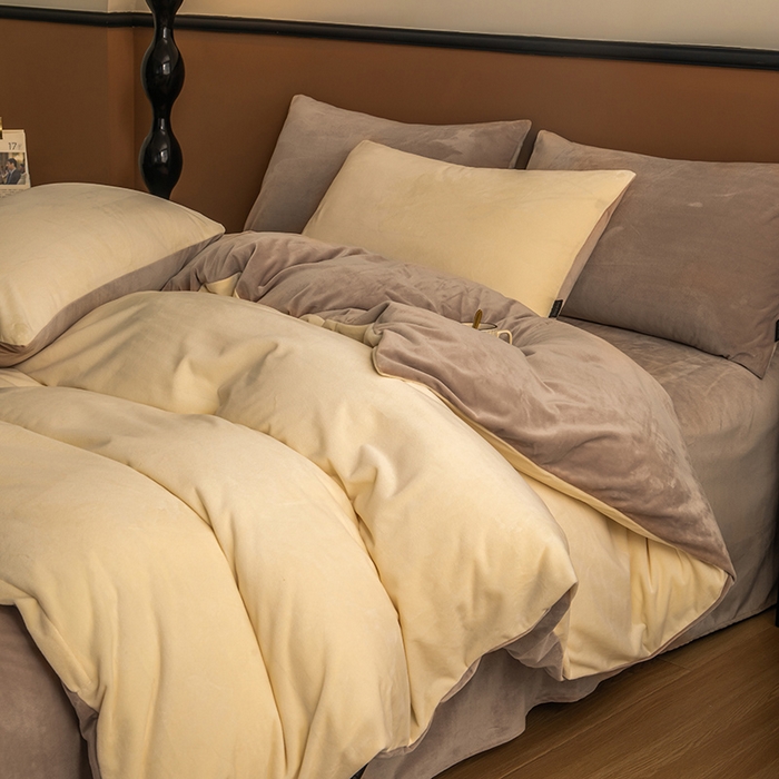 91家纺网 家纺一手货源 找家纺 蓝梦 2025新款A类加厚保暖纯色双拼婴儿绒宝宝绒四件套 奶黄+奶咖