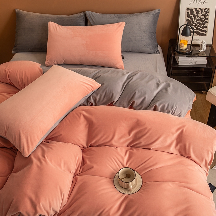 91家纺网 家纺一手货源 找家纺 蓝梦 2025新款A类加厚保暖纯色双拼婴儿绒宝宝绒四件套 婴儿粉+时尚灰