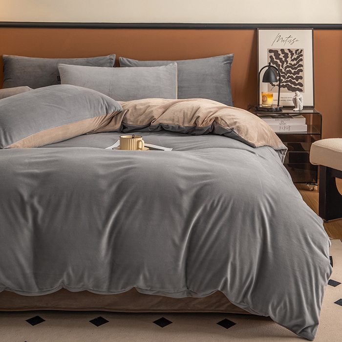 91家纺网 家纺一手货源 找家纺 蓝梦 2025新款A类加厚保暖纯色双拼婴儿绒宝宝绒四件套 时尚灰+奶咖