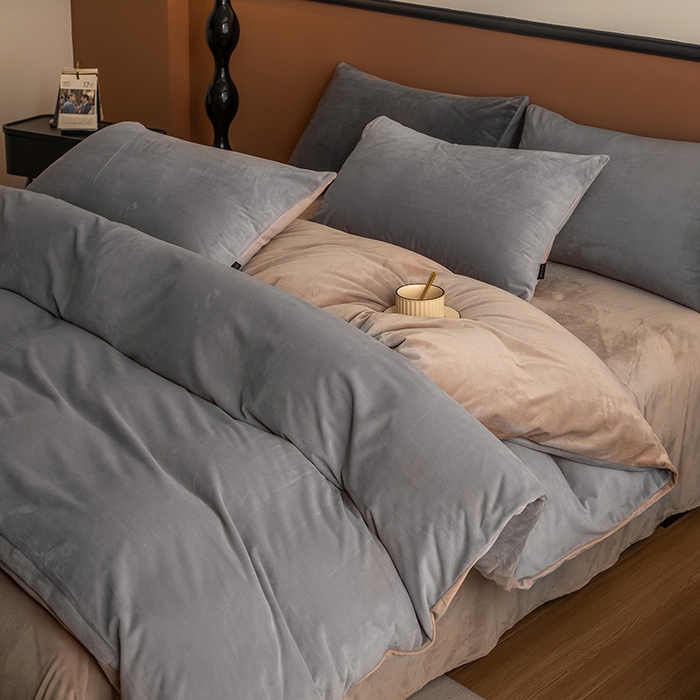 91家纺网 家纺一手货源 找家纺 蓝梦 2025新款A类加厚保暖纯色双拼婴儿绒宝宝绒四件套 时尚灰+奶咖