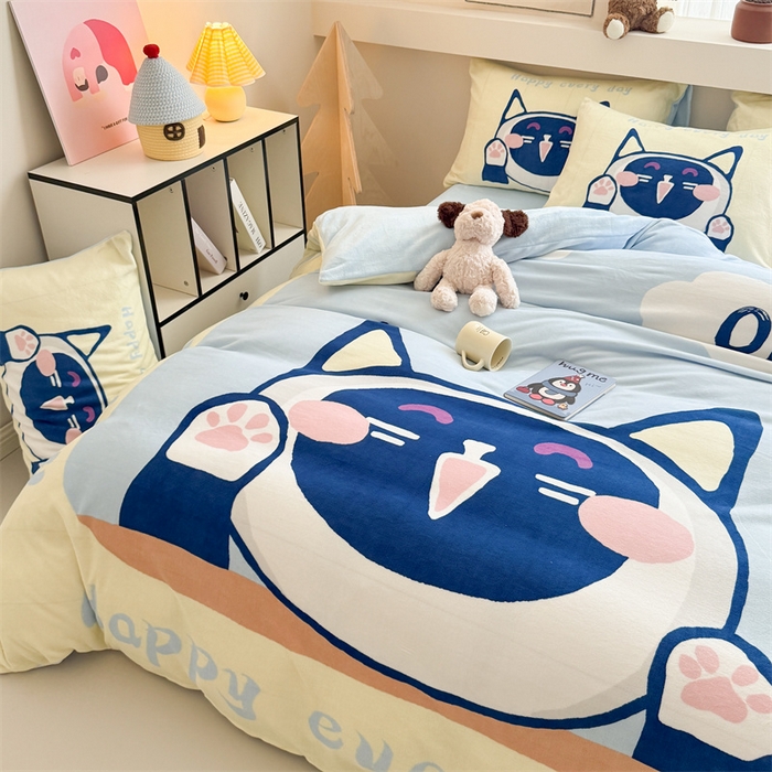 91家纺网 家纺一手货源 找家纺 蓝梦 2025新款加厚牛奶绒大版卡通印花四件套 大脸猫猫