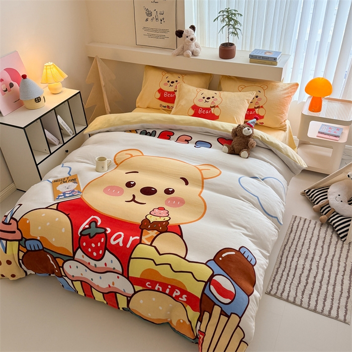 91家纺网 家纺一手货源 找家纺 蓝梦 2025新款加厚牛奶绒大版卡通印花四件套 熊熊零食