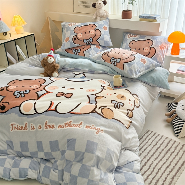 91家纺网 家纺一手货源 找家纺 蓝梦 2025新款加厚牛奶绒大版卡通印花四件套 熊熊party