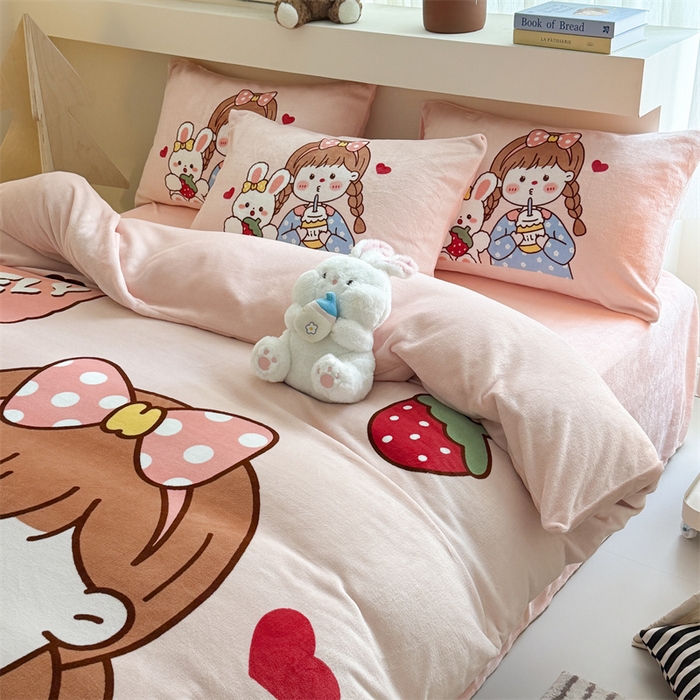 91家纺网 家纺一手货源 找家纺 蓝梦 2025新款加厚牛奶绒大版卡通印花四件套 女孩与兔