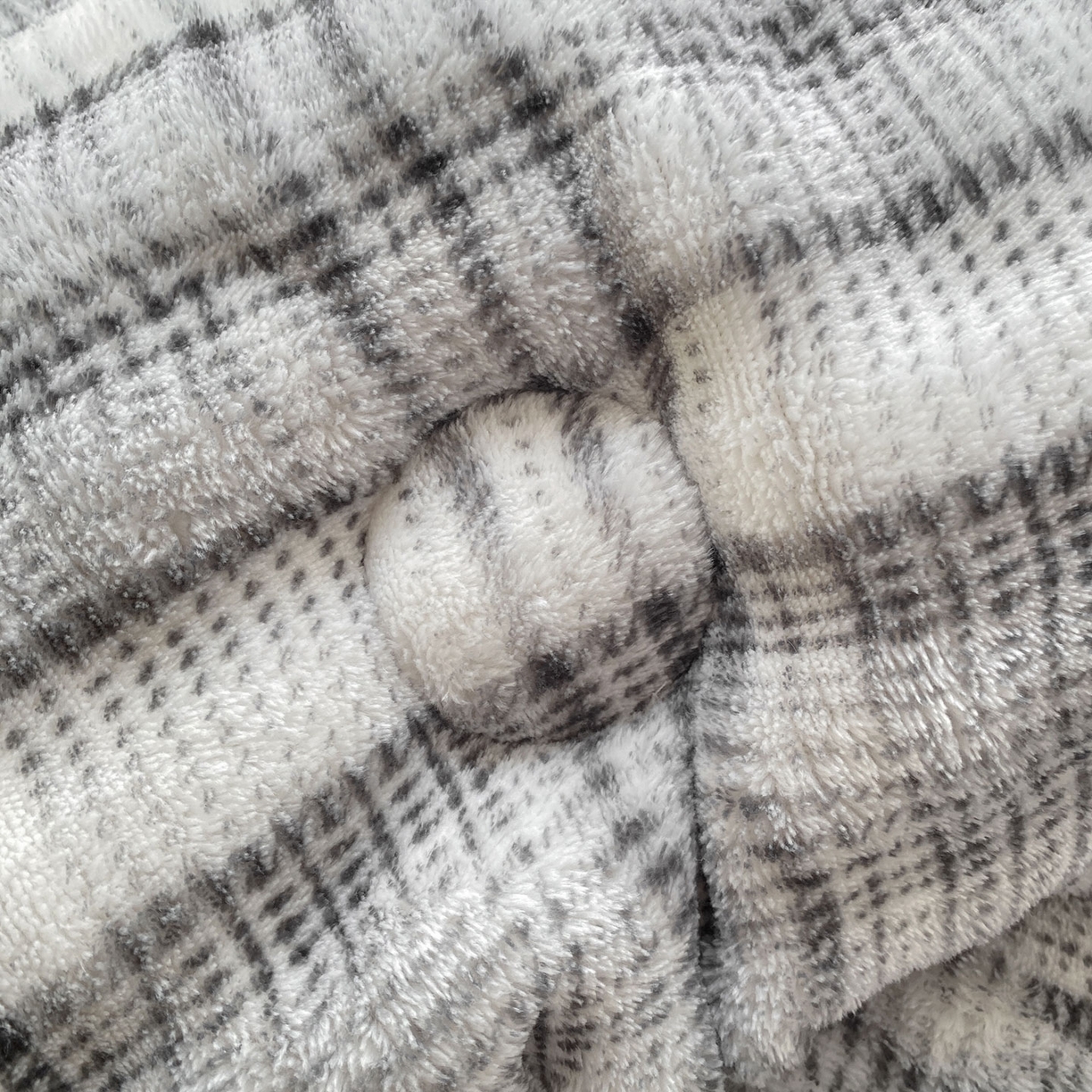 91家纺网 家纺一手货源 找家纺 眠势力 2025新款兔兔绒豆豆被子冬被芯加绒兔毛绒加厚保暖被褥 格子爱心【兔兔绒豆豆被】