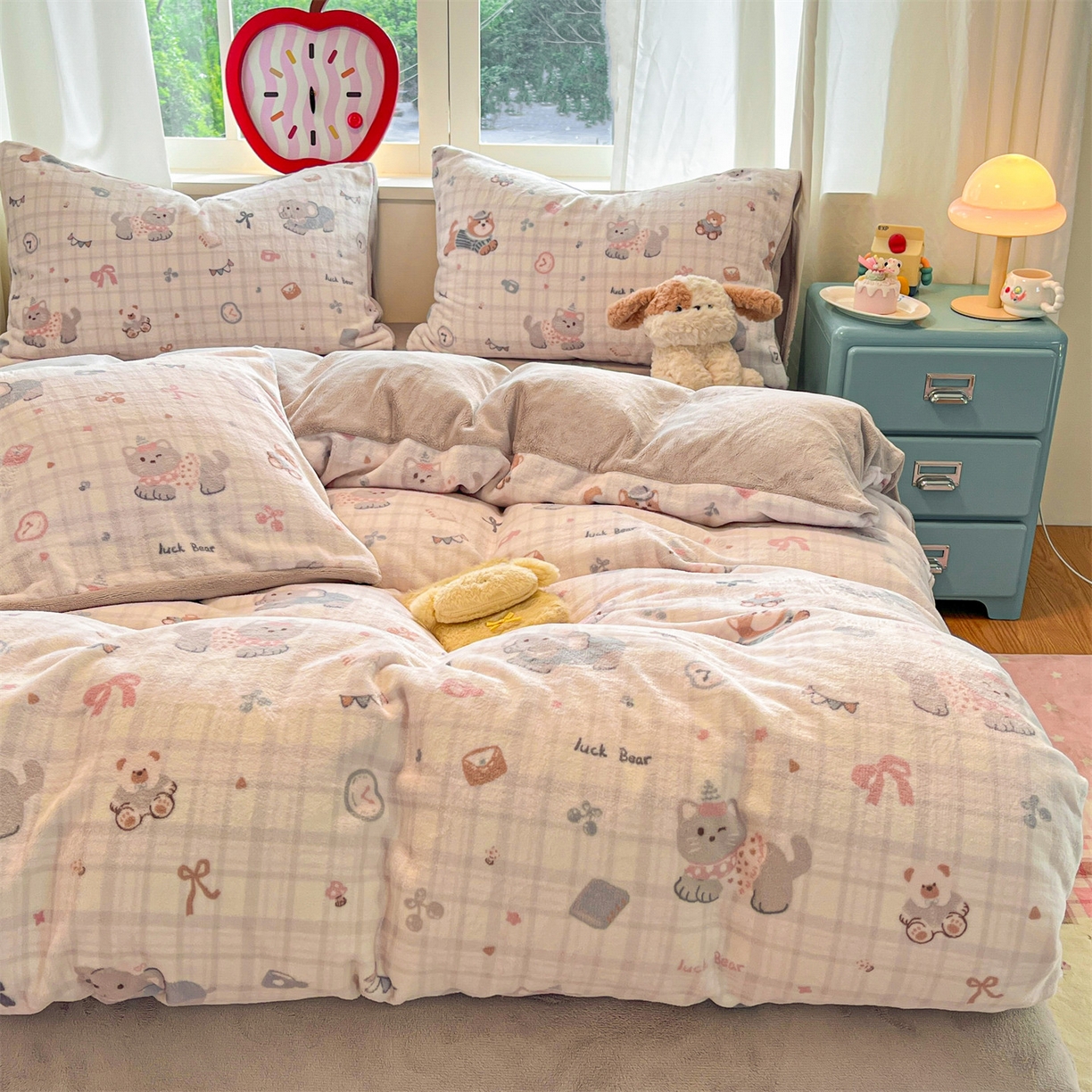91家纺网 家纺一手货源 找家纺 云棉坊 2025新款高克重卡通牛奶绒四件套-印花系列 彩点小象