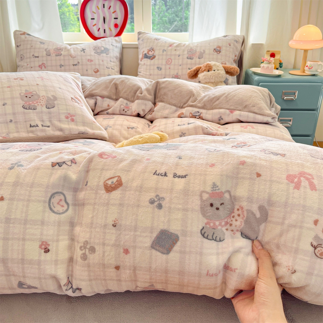 91家纺网 家纺一手货源 找家纺 云棉坊 2025新款高克重卡通牛奶绒四件套-印花系列 彩点小象