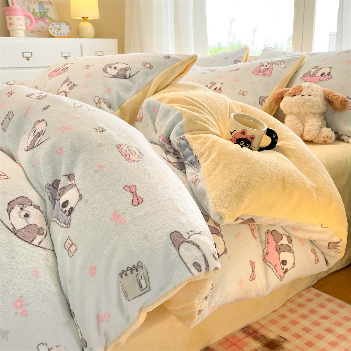 91家纺网 家纺一手货源 找家纺 云棉坊 2025新款高克重卡通牛奶绒四件套-印花系列 打趣熊猫