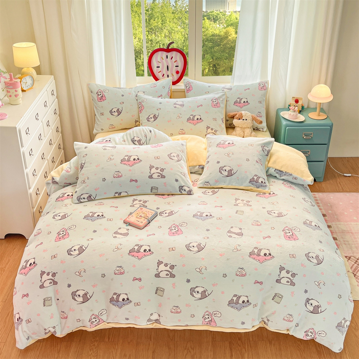 91家纺网 家纺一手货源 找家纺 云棉坊 2025新款高克重卡通牛奶绒四件套-印花系列 打趣熊猫