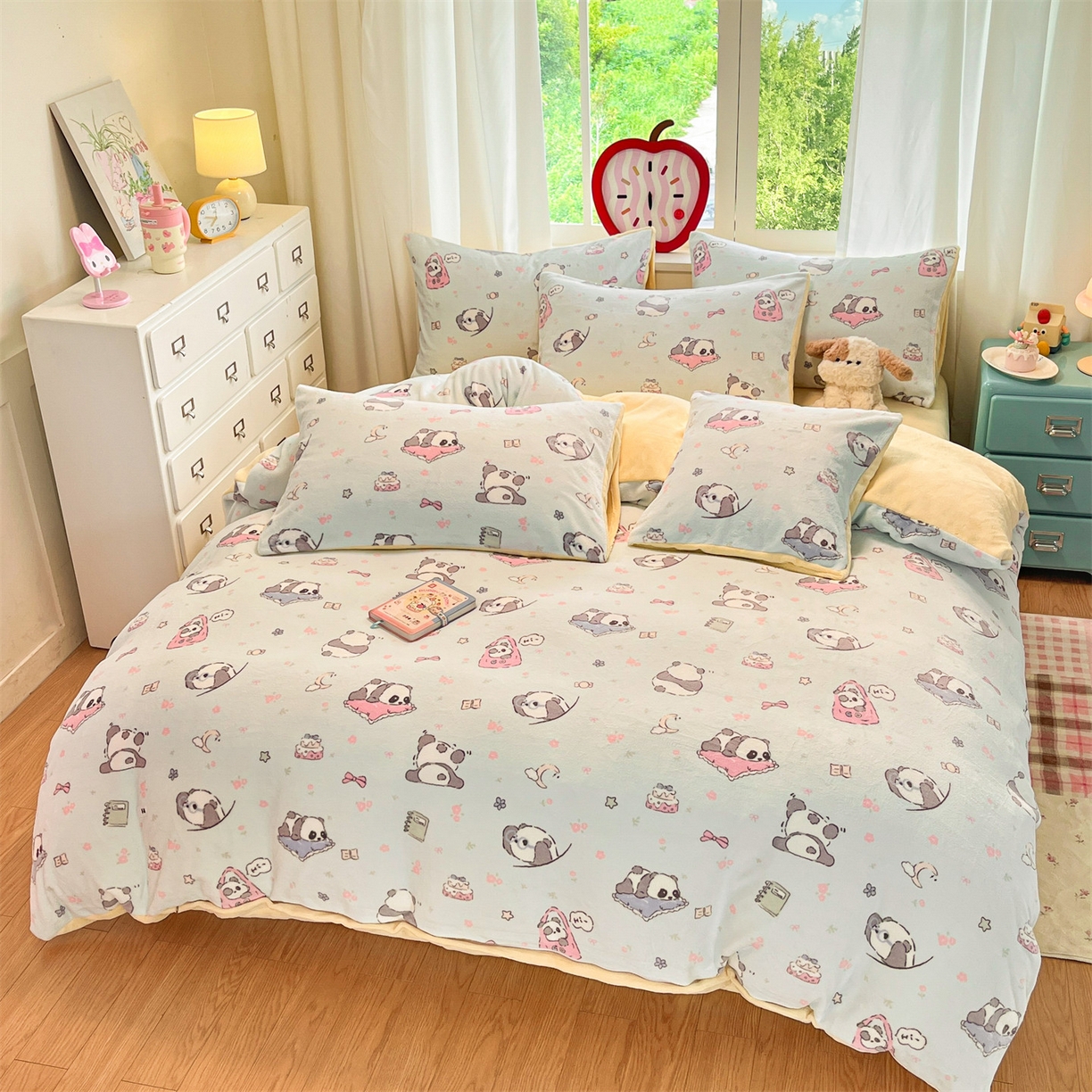 91家纺网 家纺一手货源 找家纺 云棉坊 2025新款高克重卡通牛奶绒四件套-印花系列 打趣熊猫