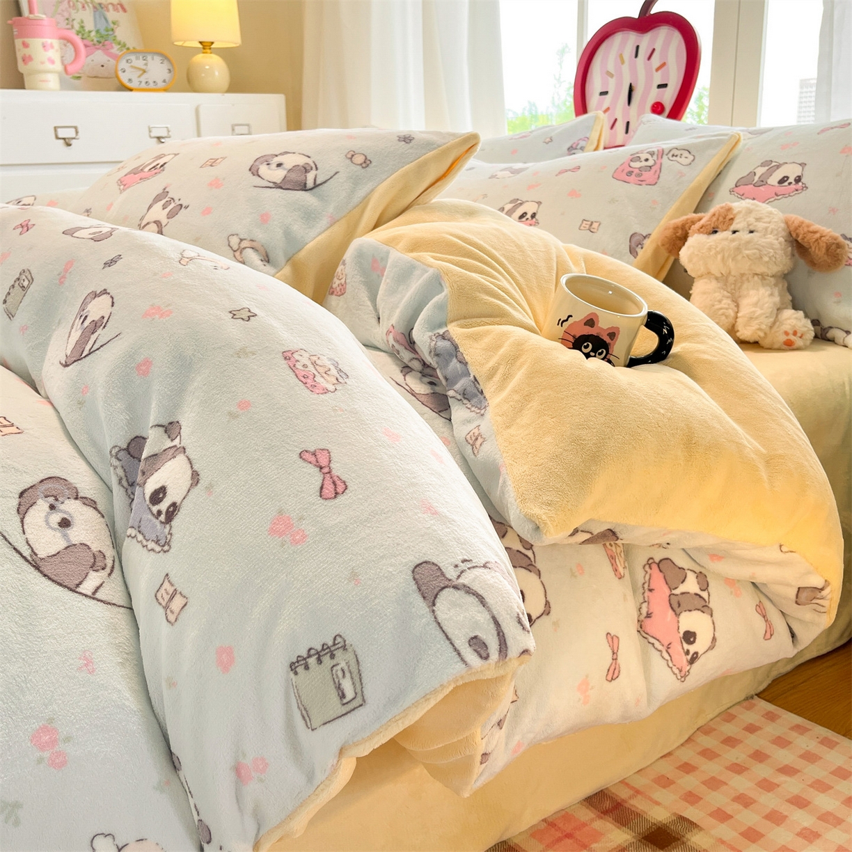 91家纺网 家纺一手货源 找家纺 云棉坊 2025新款高克重卡通牛奶绒四件套-印花系列 打趣熊猫
