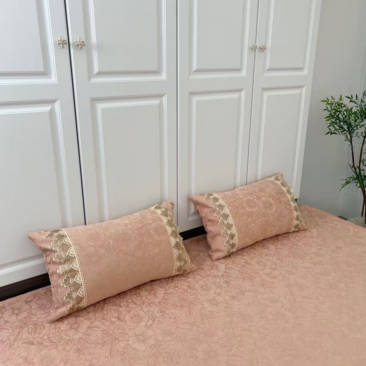 91家纺网 家纺一手货源 找家纺 （总）暖木杨 2025新款（一抹茶花专拍枕套一对）40*70