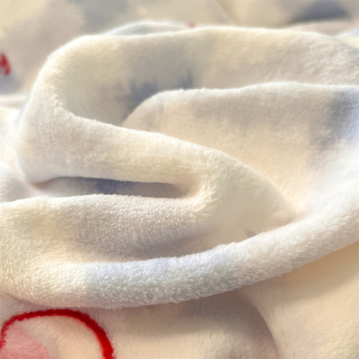 91家纺网 家纺一手货源 找家纺 云棉坊 2025新款高克重卡通牛奶绒四件套-印花系列 格子兔