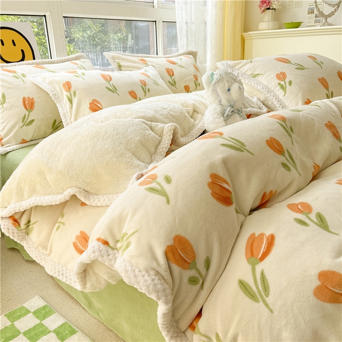 91家纺网 家纺一手货源 找家纺 琪格格纺织 2025新款A牛奶绒B兔兔绒保暖印花四件套 大包边绒春花浪漫