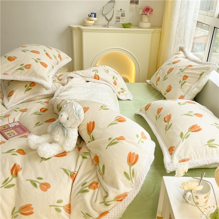 91家纺网 家纺一手货源 找家纺 琪格格纺织 2025新款A牛奶绒B兔兔绒保暖印花四件套 大包边绒春花浪漫