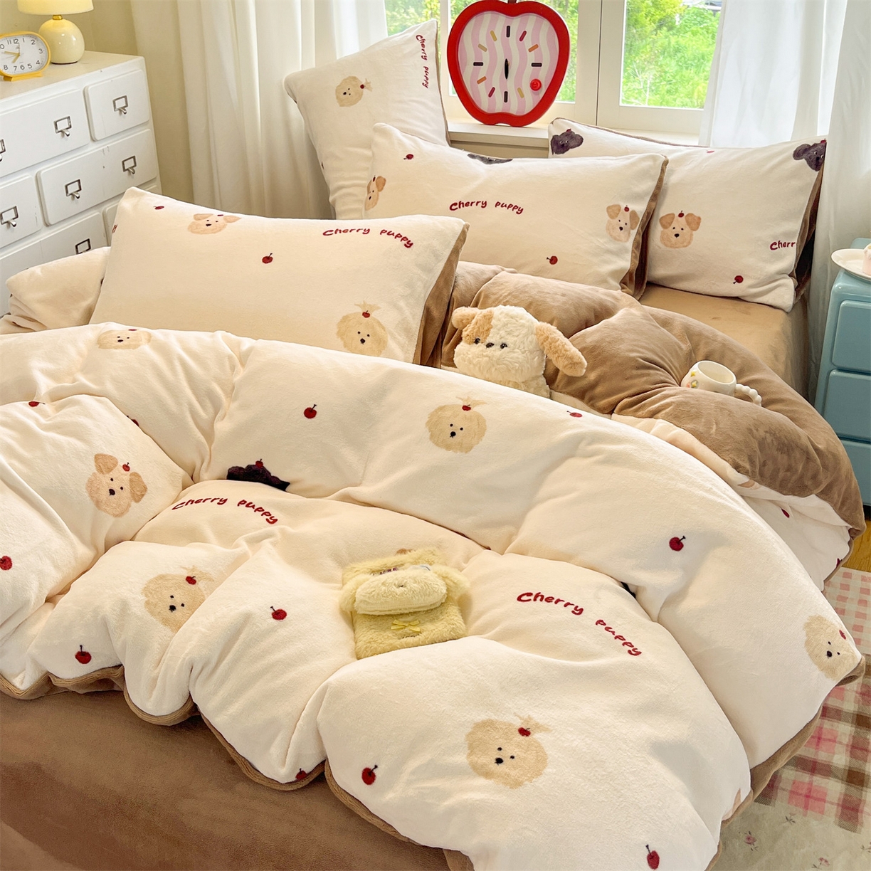 91家纺网 家纺一手货源 找家纺 云棉坊 2025新款高克重卡通牛奶绒四件套-印花系列 精灵仔