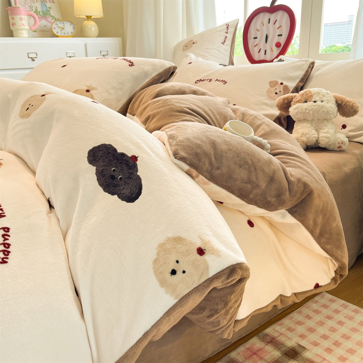 91家纺网 家纺一手货源 找家纺 云棉坊 2025新款高克重卡通牛奶绒四件套-印花系列 精灵仔