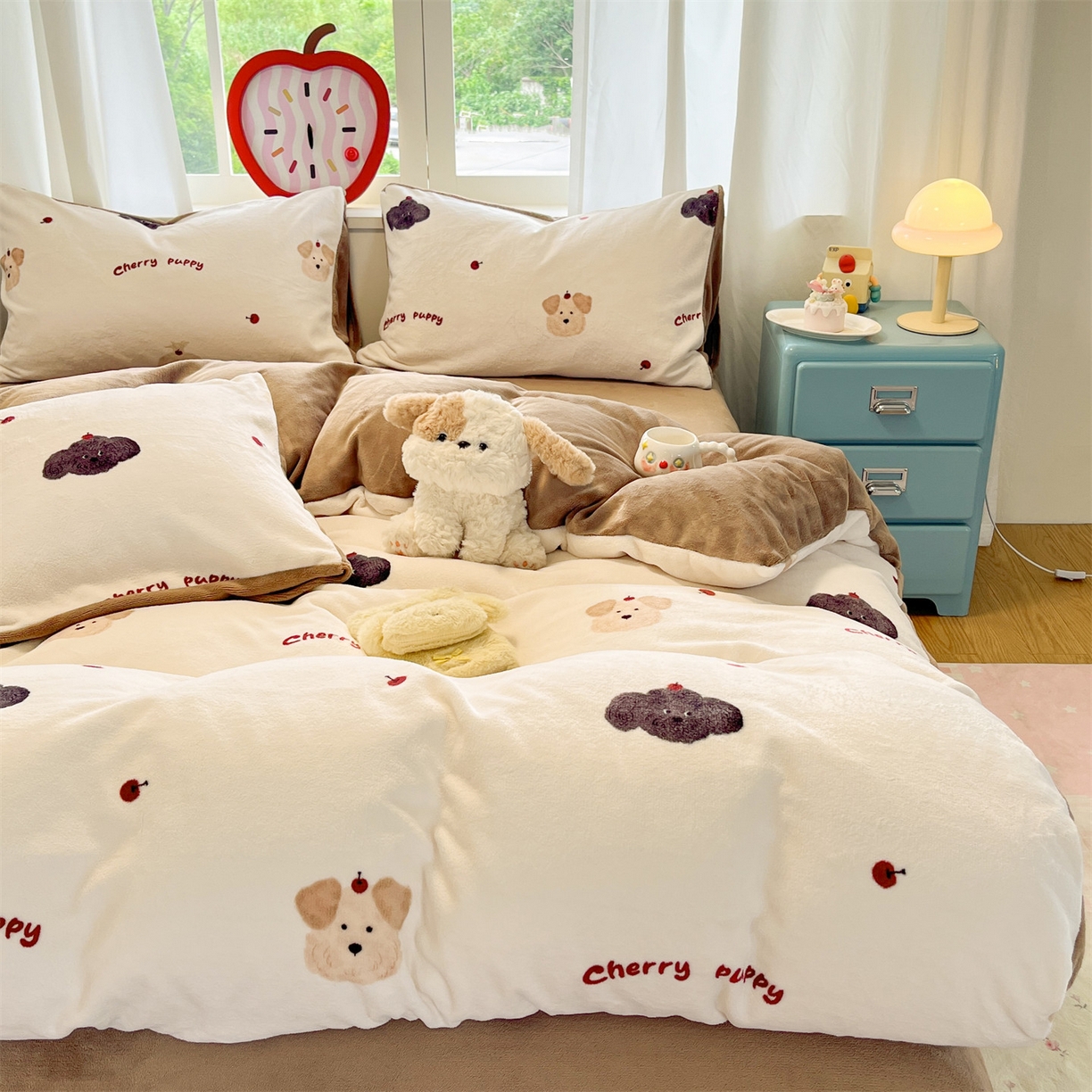 91家纺网 家纺一手货源 找家纺 云棉坊 2025新款高克重卡通牛奶绒四件套-印花系列 精灵仔